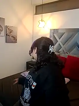 Liily Foxxy online show from April 21, 2026, 10:44 am