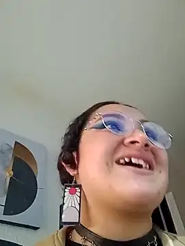 Liily Foxxy online show from April 10, 2026, 10:44 am