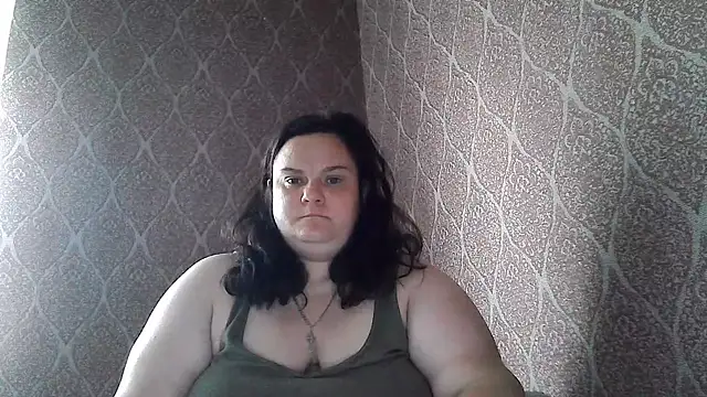 DollyGersonn online show from June 12, 2026, 2:42 am