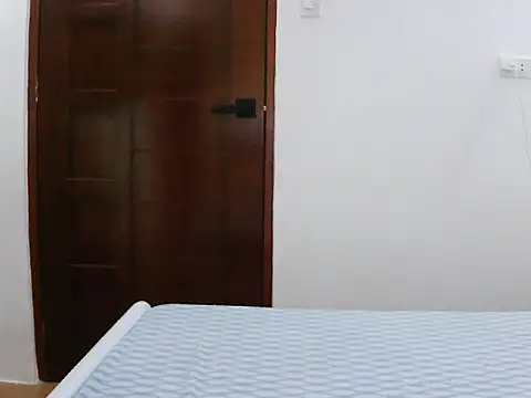 sexiesteyess online show from April 19, 2026, 12:22 am