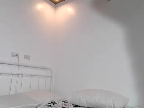 sexiesteyess online show from May 13, 2026, 7:54 pm
