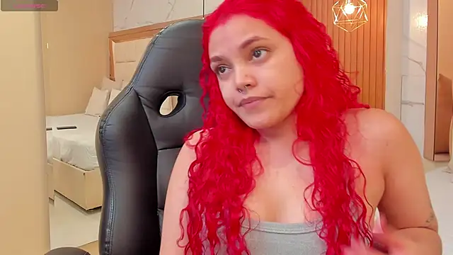 luna veega online show from June 3, 2026, 5:06 pm