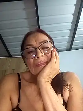 HOT LATINA20 online show from June 11, 2026, 2:53 am