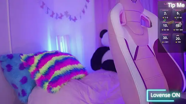 nahomy 2308 online show from April 21, 2026, 11:39 am