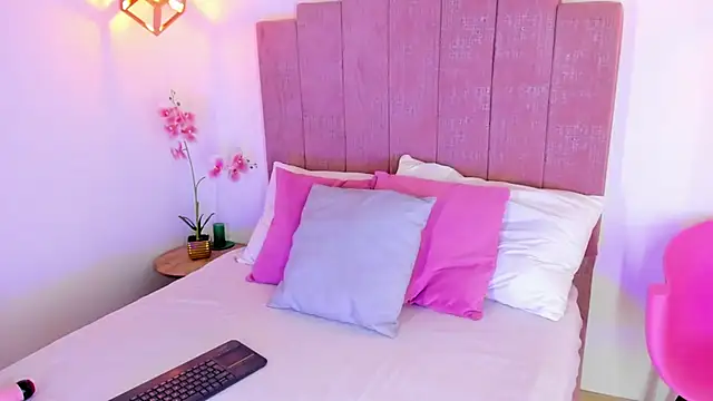 Zoee Kravitz online show from March 26, 2026, 8:07 pm