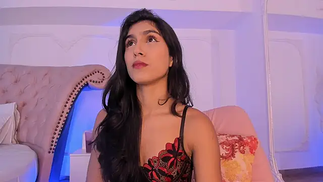 LucianaBlanco  online show from May 6, 2026, 8:24 pm