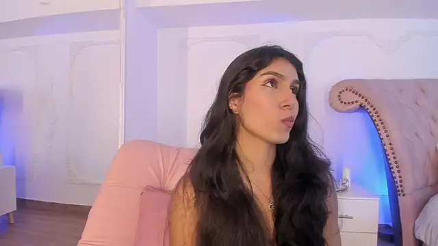 LucianaBlanco  online show from June 25, 2026, 8:36 pm