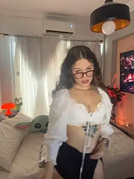 Snapshot of Tallulah_Kinky chatting on June 2, 2026, 6:52 pm Tallulah Kinky online show from June 2, 2026, 6:52 pm