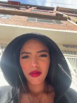 sylphiee  online show from April 2, 2026, 8:15 pm