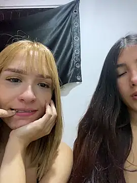 Snapshot of valery_cam0 chatting on March 20, 2026, 4:02 am valery cam0 online show from March 20, 2026, 4:02 am