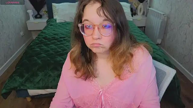 Snapshot of Aleks-caster chatting on April 30, 2026, 9:38 am Aleks-caster online show from April 30, 2026, 9:38 am