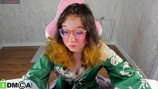 Snapshot of Aleks-caster chatting on May 10, 2026, 1:09 am Aleks-caster online show from May 10, 2026, 1:09 am