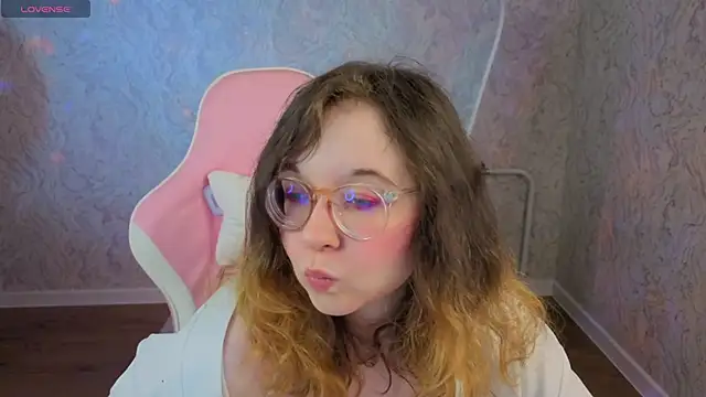 Snapshot of Aleks-caster chatting on April 23, 2026, 9:16 am Aleks-caster online show from April 23, 2026, 9:16 am