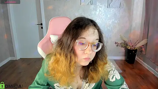 Snapshot of Aleks-caster chatting on May 8, 2026, 1:09 am Aleks-caster online show from May 8, 2026, 1:09 am