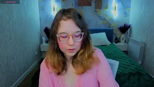 Snapshot of Aleks-caster chatting on May 2, 2026, 1:11 am Aleks-caster online show from May 2, 2026, 1:11 am