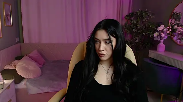 Winonna Ryder online show from March 13, 2026, 7:46 am