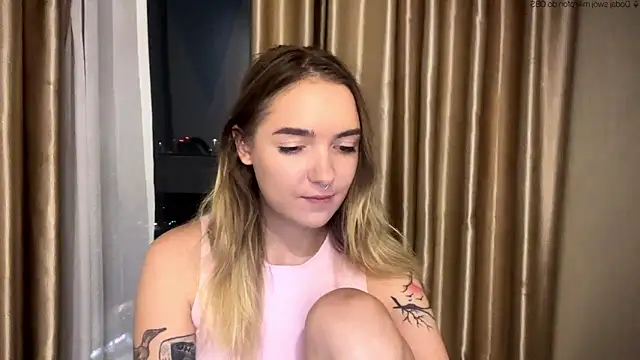 RoxyWet online show from May 27, 2026, 2:13 pm