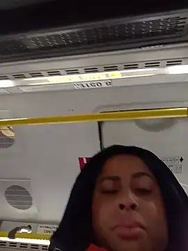 gatinha20257 online show from May 23, 2026, 3:44 pm