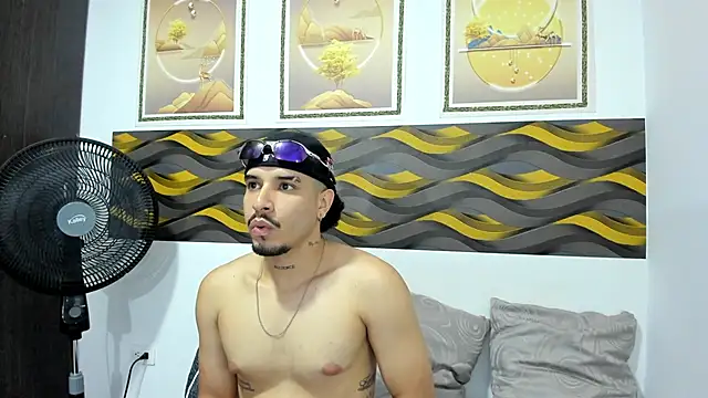 Leon Hotx online show from April 28, 2026, 7:18 pm
