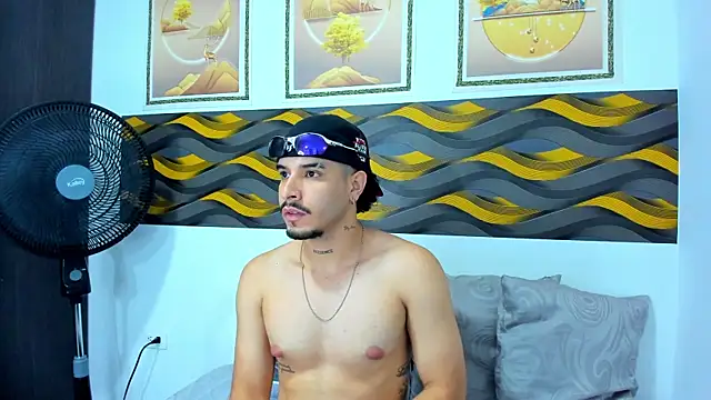 Leon Hotx online show from April 27, 2026, 7:23 pm