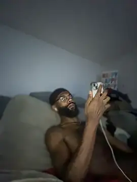 Snapshot of Papi_k2000 chatting on July 8, 2026, 2:03 am Papi k2000 online show from July 8, 2026, 2:03 am