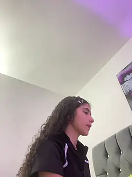 LINDA EF online show from April 26, 2026, 12:57 pm