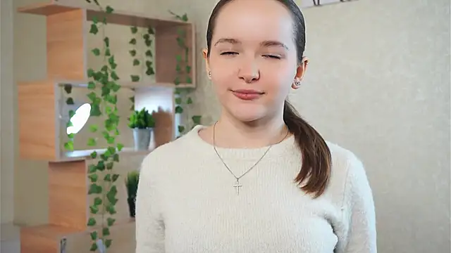 LeighaKind online show from March 18, 2026, 10:40 am