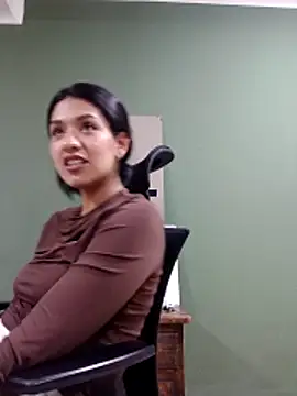 FiorellaLan online show from April 13, 2026, 9:41 pm