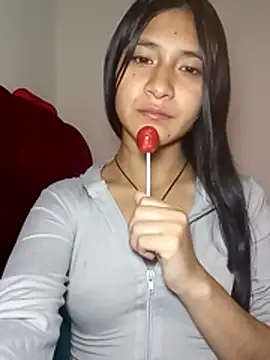KarolaMendez online show from June 21, 2026, 8:36 pm