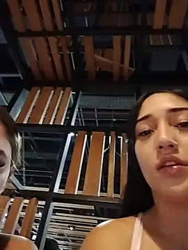 isabellaHill2 online show from July 11, 2026, 11:16 pm