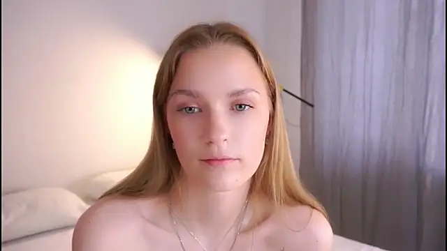 Snapshot of HellenSlavis chatting on March 25, 2026, 7:41 am HellenSlavis online show from March 25, 2026, 7:41 am