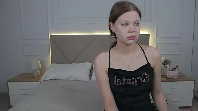 Sophie Rays online show from May 24, 2026, 3:39 am