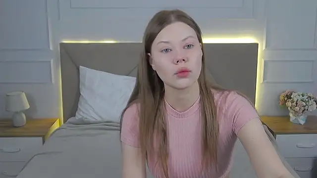 Sophie Rays online show from March 22, 2026, 4:05 am