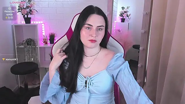 NoraLumi online show from April 25, 2026, 5:32 am