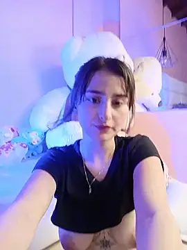 KarolyneLune online show from May 20, 2026, 8:06 pm