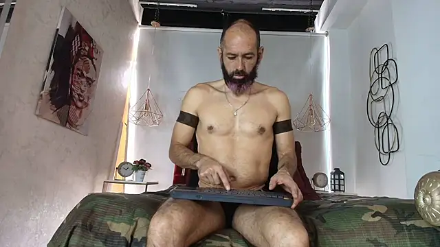Snapshot of Jorge_Perezz chatting on May 25, 2026, 1:10 pm Jorge Perezz online show from May 25, 2026, 1:10 pm