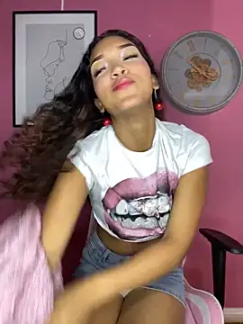 NaughtyLatinaxxx online show from April 21, 2026, 5:41 pm