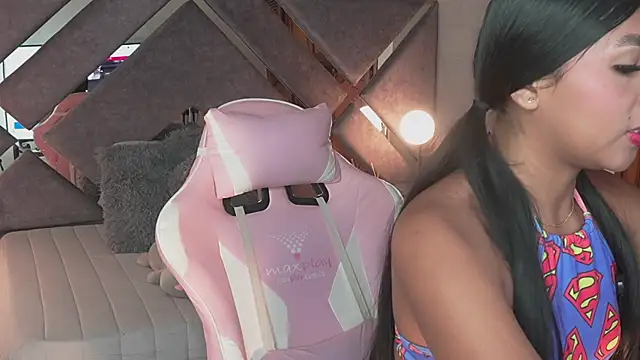 Snapshot of Naomi-Gray chatting on August 6, 2026, 6:36 pm Naomi-Gray online show from August 6, 2026, 6:36 pm