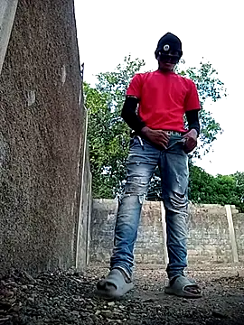 spittingpig1 online show from March 18, 2026, 10:32 pm