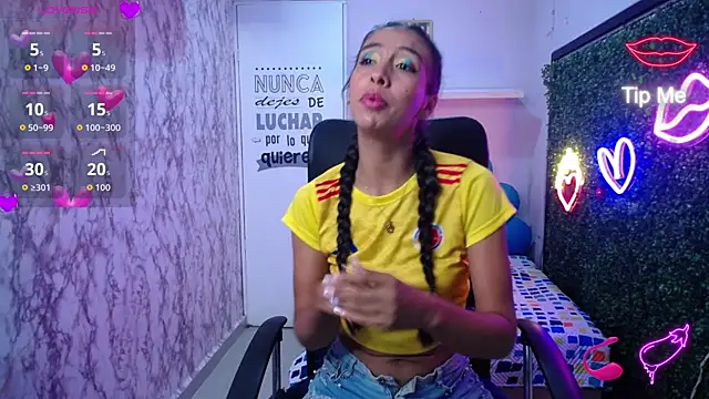 sandra petite19 online show from July 4, 2026, 3:57 am
