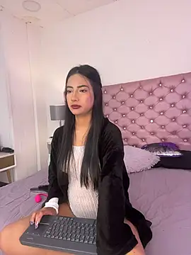 Snapshot of Gretel_Streit chatting on July 6, 2026, 3:35 am Gretel Streit online show from July 6, 2026, 3:35 am