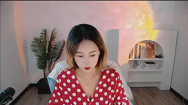 zhoulan-bb online show from March 25, 2026, 2:23 am