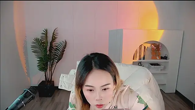 zhoulan-bb online show from March 29, 2026, 6:15 am