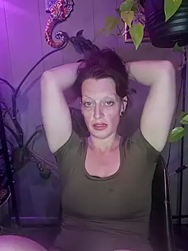 PurpleBunnyxo online show from June 18, 2026, 4:55 am