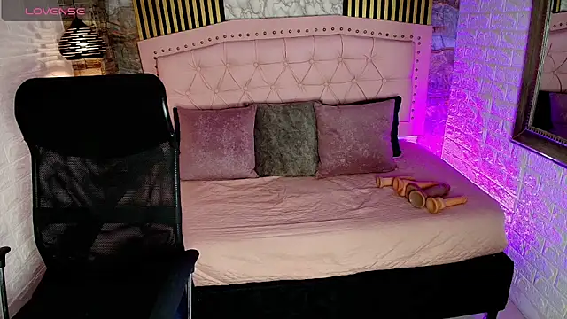 AishaCambell  online show from April 28, 2026, 11:03 am