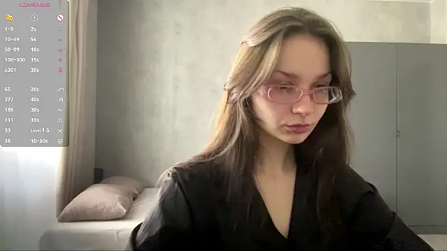 Rose Nora online show from May 16, 2026, 3:38 am