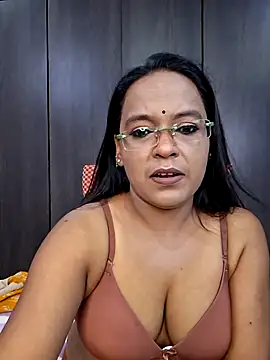 hornyrosy321 online show from May 26, 2026, 5:55 pm