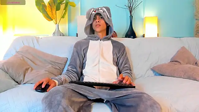 Cheys Mast online show from April 14, 2026, 7:30 pm