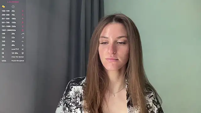 Moonstarisrares online show from June 3, 2026, 8:04 am