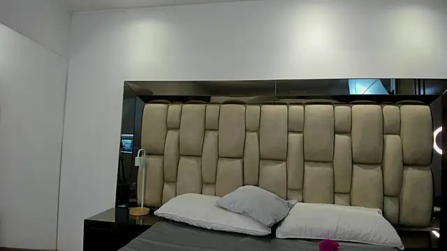 Snapshot of HannaMonatana chatting on March 26, 2026, 8:07 pm HannaMonatana online show from March 26, 2026, 8:07 pm